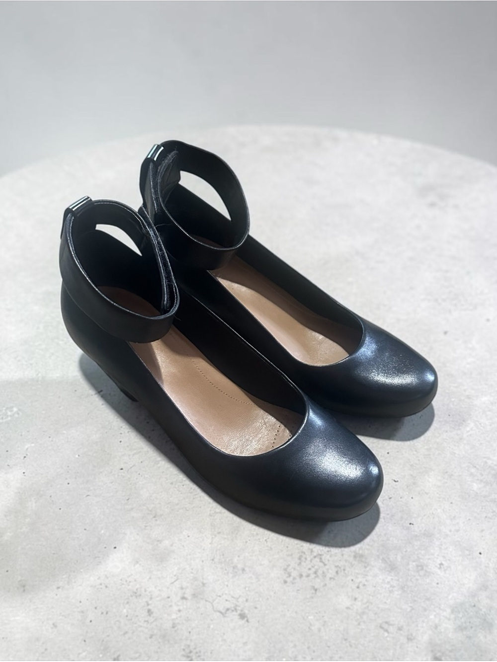 Clarks Bassett Mist Black Leather Wedge
Pump Adjustable Ankle Strap Size 8.5